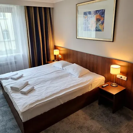 Hit מלון ורשה