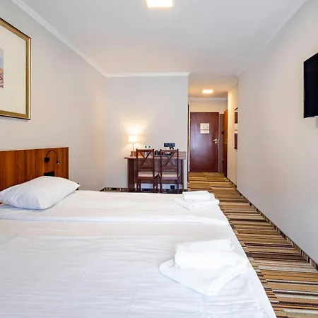 Hit Hotel 3*