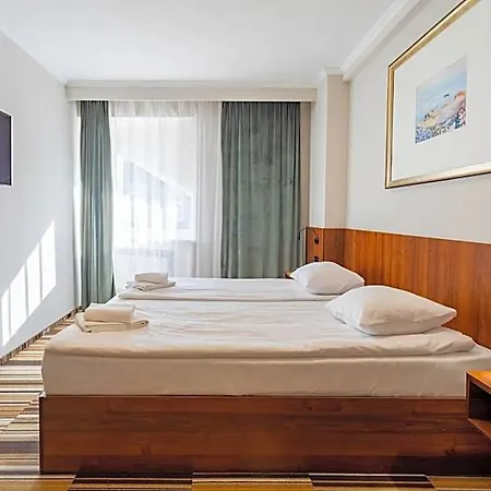 Hotel Hit 3*