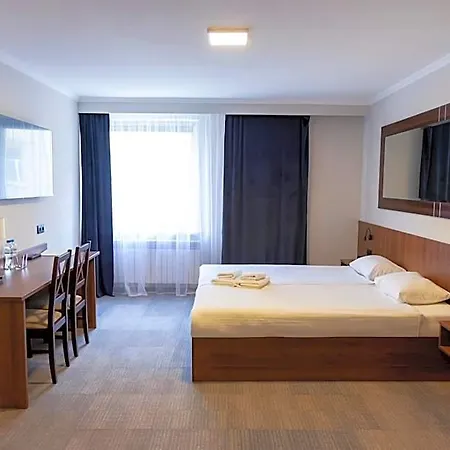 Hit Hotel 3*